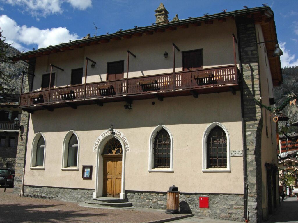 La chiesa evangelica di Courmayeur Mont Blanc.