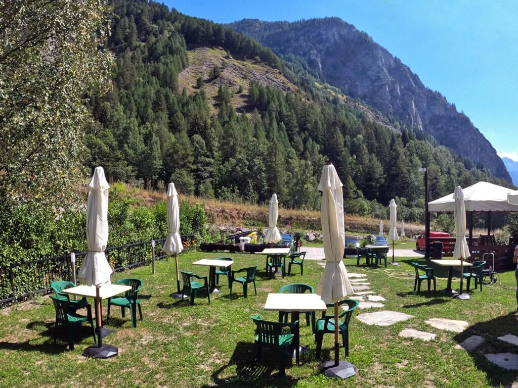 Giardino dell'Hotel Aigle a Courmayeur Mont Blanc.